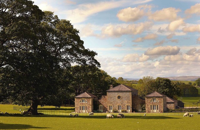 Stunning 6 bedroom retreat the heart of Yorkshire Dales with access to an awarding winning wellbeing resort