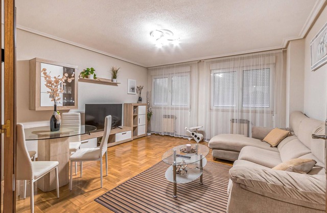 Stunning apartment in Gijón with WiFi