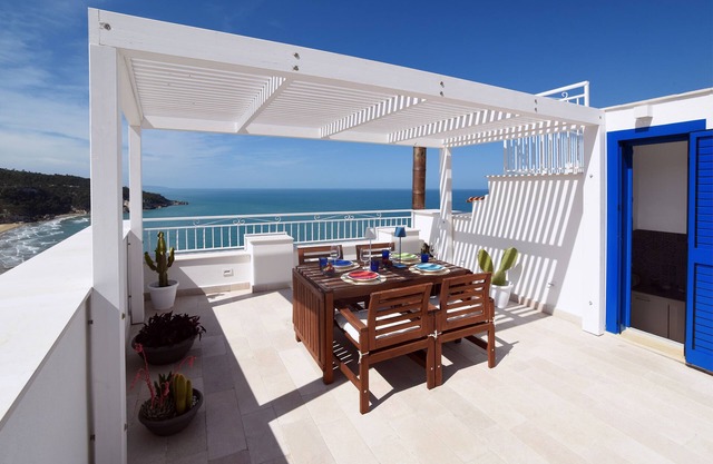 Stunning apartment with sea view in the heart of Peschici