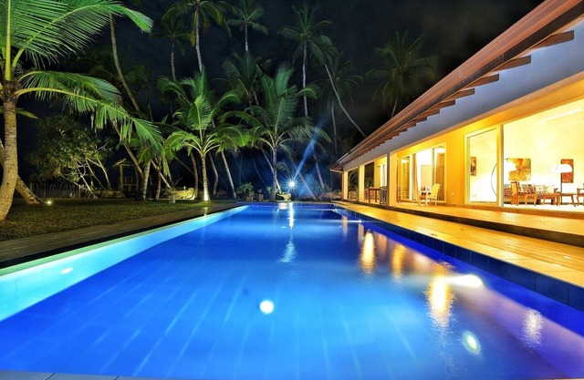 Stunning beach villa for 8 in Ranna, Tangalle. Free pick up stays of 7 nights.