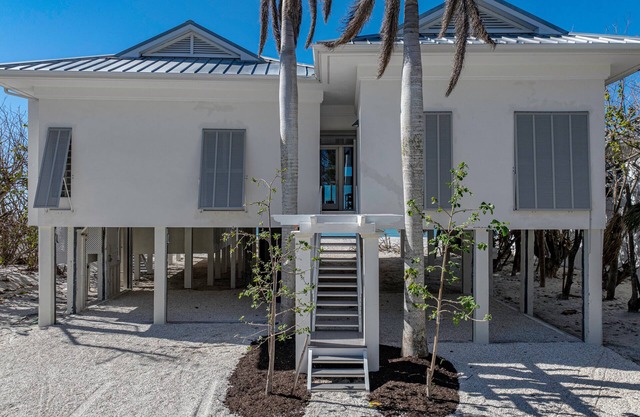 Stunning Beachfront Home 3-bedroom, 3-bathroom home on Boca Grande