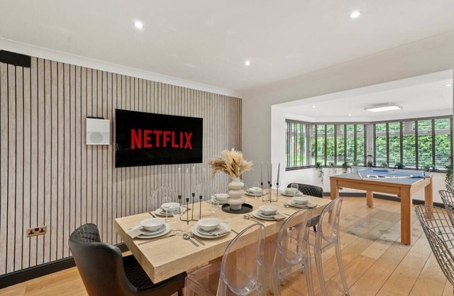 Stunning Coastal Retreat - Indoor Pool - Sauna