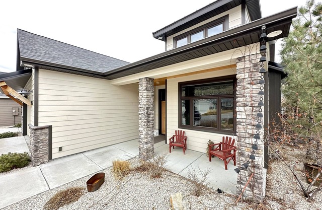 Stunning custom comfy home in quiet NW Billings