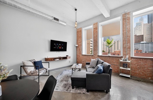 Stunning Downtown Apartment | Pool, Laundry, Parking