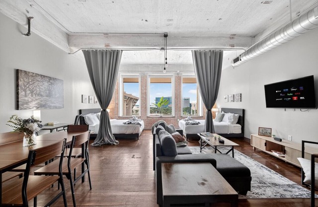 Stunning Downtown Apartment | Pool, Laundry, Parking