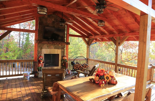 Stunning expansive mountain views - 3 King Bedrooms, 3 Baths, privacy