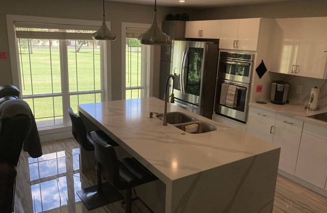 STUNNING GOLF-MOUNTING VIEWS! PREMIUM LOCATION! VERY PRIVATE ON BILTMORE AREA!