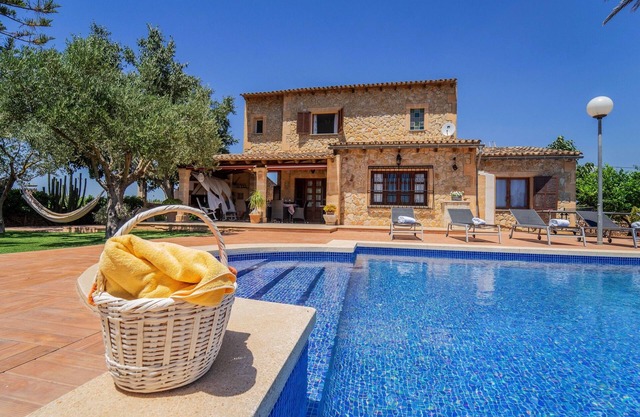 Stunning Holiday Home “Vinyes Can Grau” with Mountain View