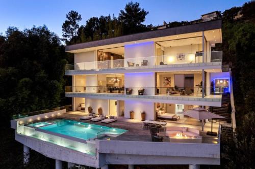 Stunning Hollywood Villa Pool and Panoramic Views