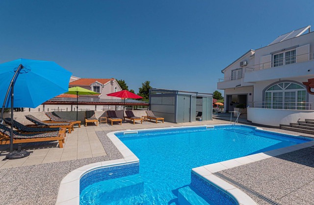 Stunning home in Brodarica