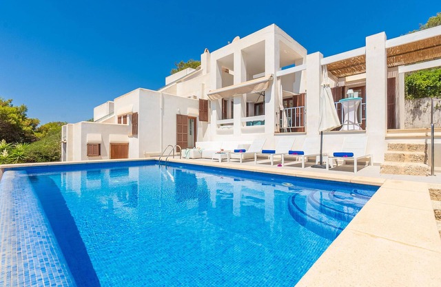 Stunning home in Cala Mandia