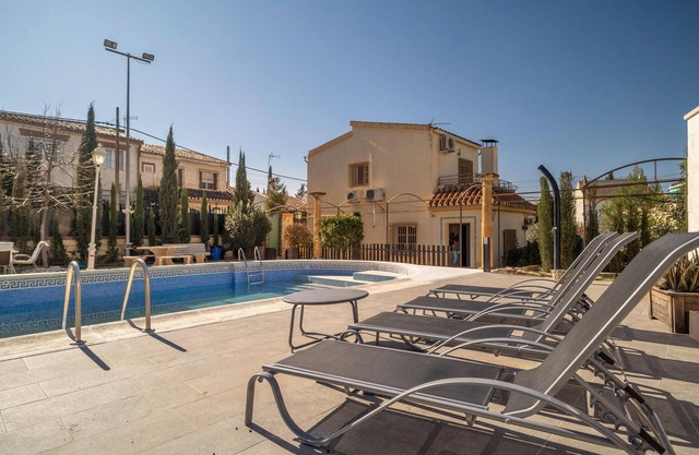 Stunning home in Cájar with WiFi