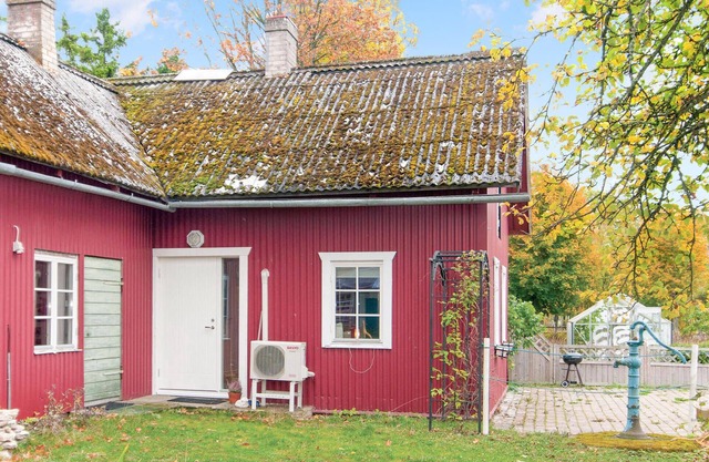 Stunning home in Tingstäde with WiFi