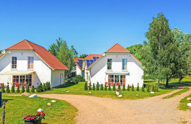 Stunning home in Verchen with kitchen