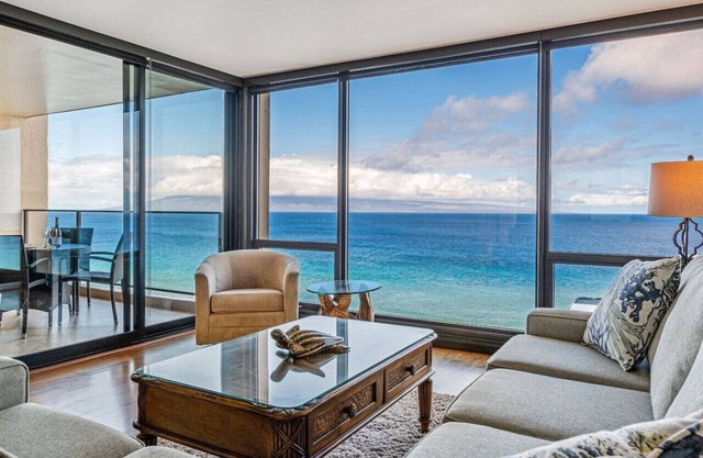 Stunning Kaanapali Oceanfront! Mahana 1107!