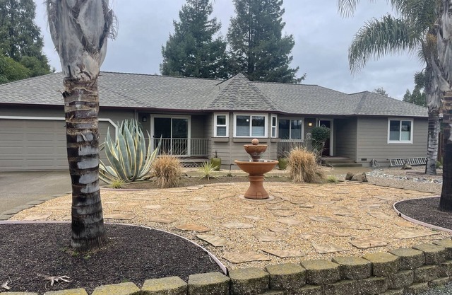 Stunning Lake View Home Riviera Heights