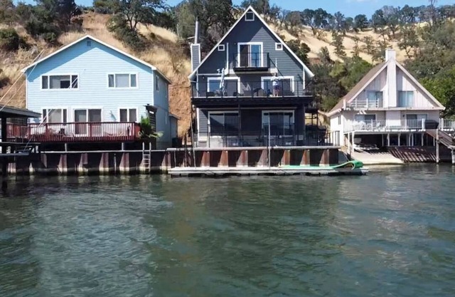 Stunning Lakefront Retreat with Breathtaking Views of Mount Konocti