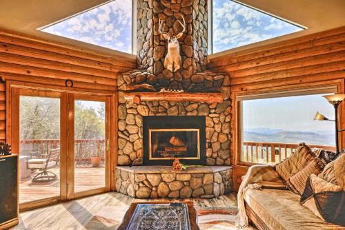 Stunning Log Cabin with Great Views, Firepit, Deck near Twain Hart