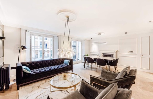 STUNNING MAYFAIR HOME SLEEPS 4