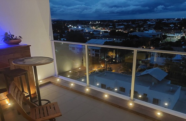 Stunning modern apartment with Broadwater's view