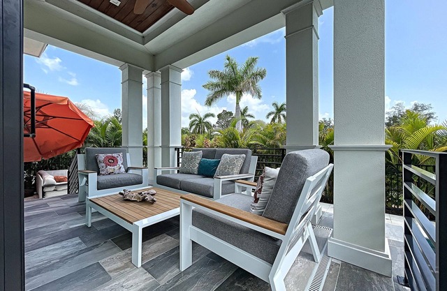 Stunning, newly built 3B/3,5B home at the north end of LBK in Long Beach Village