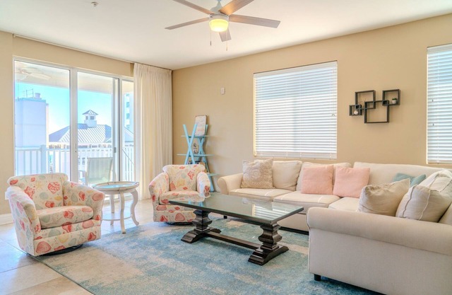 Stunning Ocean Breeze Luxury Villas 4D-Across The Street From The Ocean! Sleeps 10 guests!