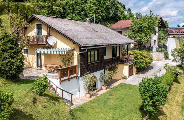 Stunning private villa for 9 guests with WIFI, TV, terrace, pets allowed and parking