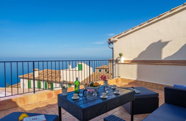 Stunning private villa for 6 people with A/C, WIFI, TV and terrace