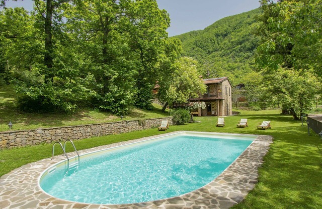 Stunning private villa for 10 people with WIFI, private pool, TV, terrace and pets allowed