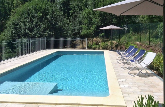 Stunning private villa for 12 guests with WIFI, private pool, TV, patio, pets allowed and parking