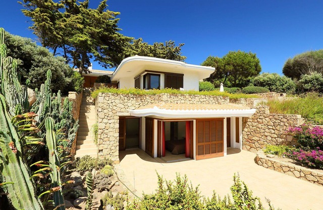 Stunning private villa for 6 people with A/C, WIFI, TV, terrace and parking