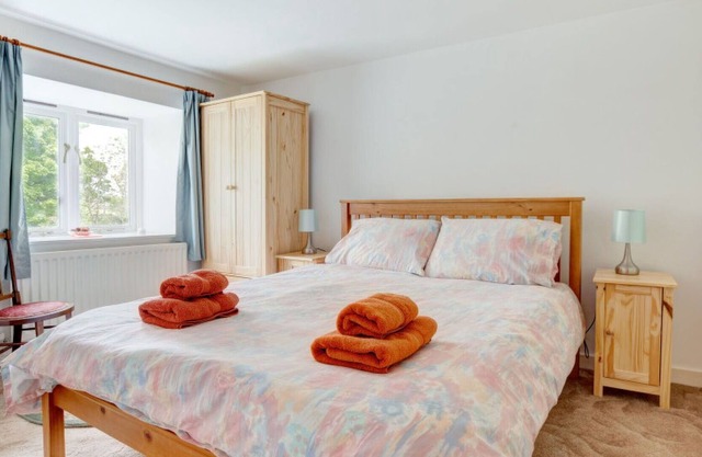 Stunning private villa for 3 people with TV, patio, pets allowed and parking