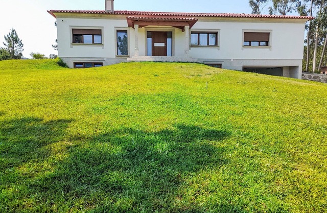 Stunning private villa for 6 people with private pool, WIFI, TV, patio, panoramic view and parking
