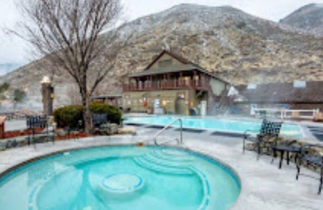 Stunning, sought after David Walley's Amazing Resort in the beautiful mountains!