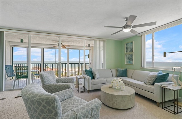 Stunning, spacious 12th Floor2-bed 2-bath condo with gorgeous views all around!