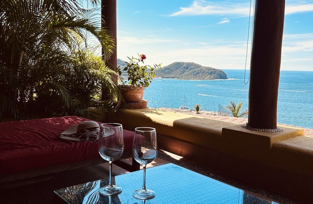 Stunning View of Zihua! Relax and enjoy a wonderful time at Preciosa