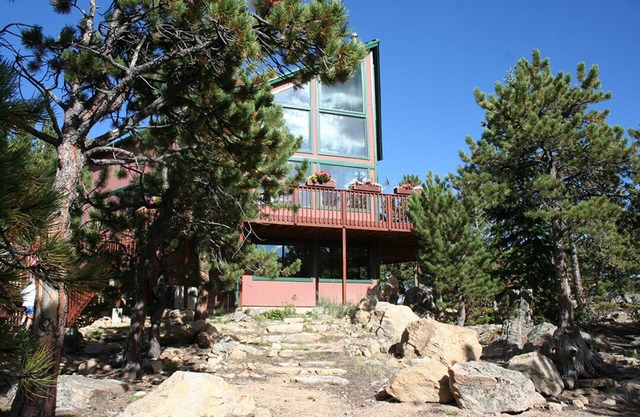 Stunning Views Of The Indian Peaks On Mountain Lake