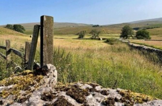 Stunning views of Yorkshire Dales 3 Peaks, 10 miles from Settle | B & B Room 3