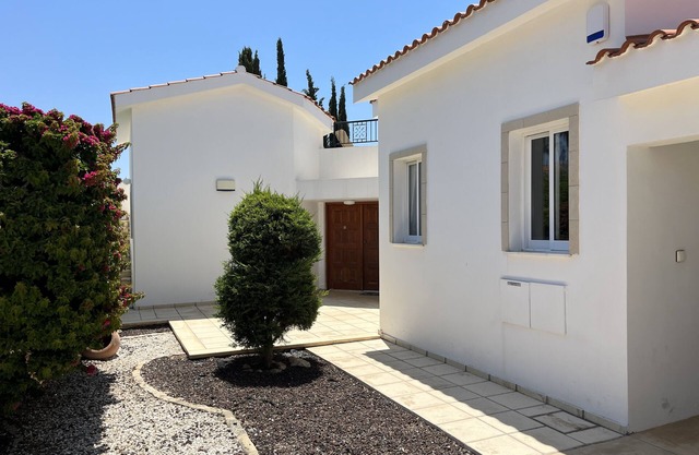 Stunning Villa in Coral Bay, Private Pool, 3 mins walk to Corallia Beach