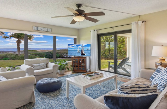 Stunning Villa -2 OCEANFRONT bedrooms each with ensuite baths & private patios!