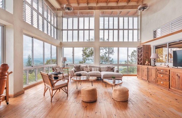 Stunning villa w/pool & mountain view in Jarabacoa