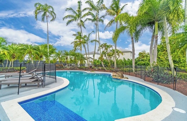 Stunning Villa with private pool on Tropical half acre of Paradise