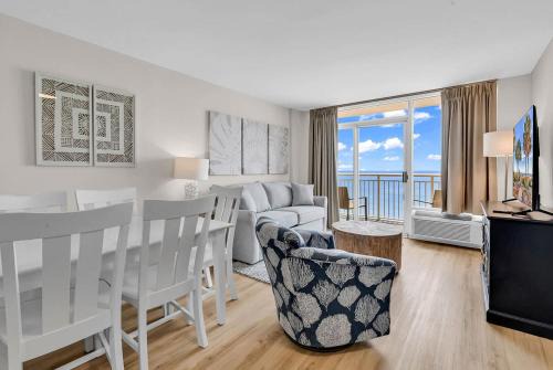 Stylish 1BR Newly Renovated Sandy Beach Escape