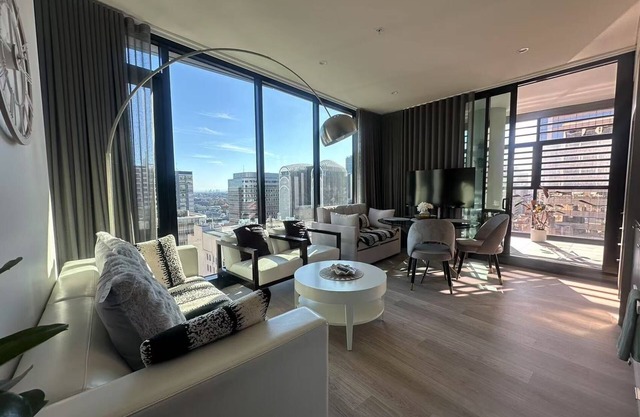 Stylish 1BR suite with City-view & Balcony