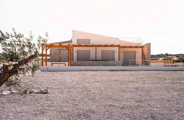 Stylish 2-bed Private Villa Vrachos with Pool 2 min from beach!