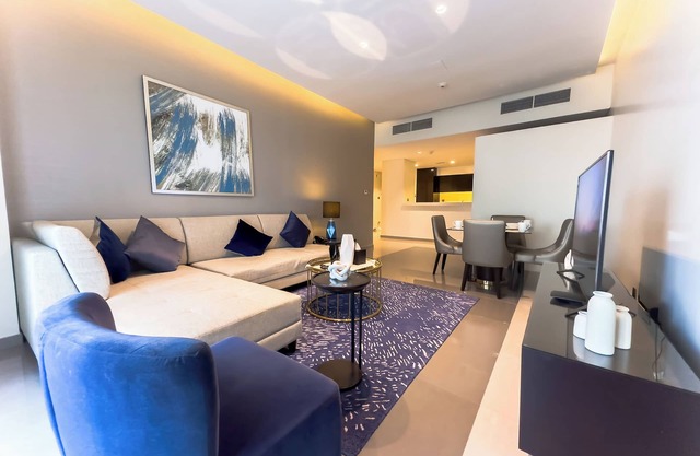 Stylish 2BR in Business bay- 1004