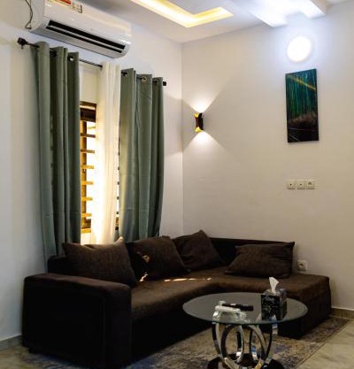 Stylish 2BR Modern Apt in Cité Baguida