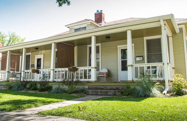 Stylish 2BR Retreat. Steps to CSU and Old Town Fun