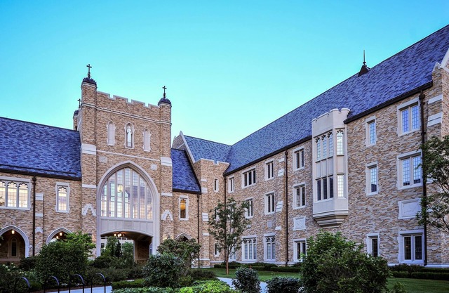 Stylish 2BR w/ Free WiFi, Resort Pool, Mini-Golf & 4 Miles to Notre Dame