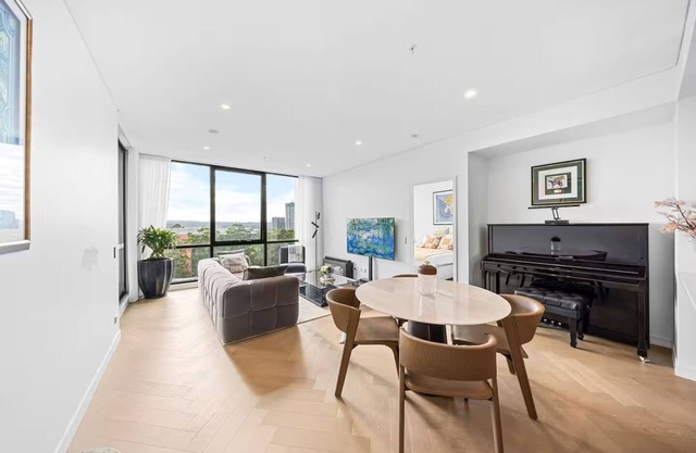 Stylish 3BR w/City Views & 5mins to Macquarie Uni
